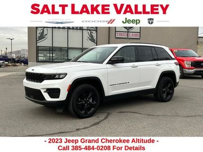 Used 2023 Jeep Grand Cherokee Altitude