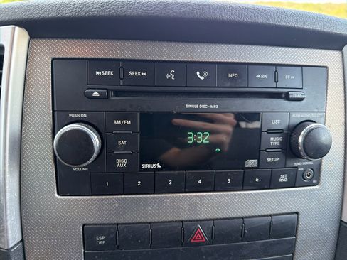 Used 2009 Jeep Grand Cherokee Laredo image 27