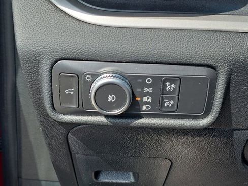 Used 2020 Ford Explorer XLT w/ Equipment Group 202A RWD image 28