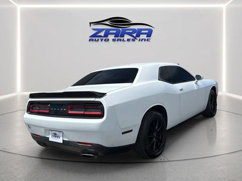 Used 2016 Dodge Challenger SXT RWD image 7