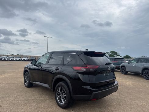 Certified 2024 Nissan Rogue S image 18