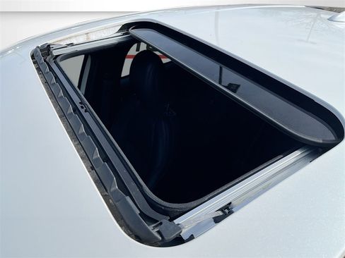 Used 2021 MAZDA MAZDA3 s image 23