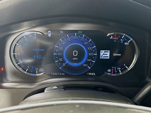 Used 2017 Cadillac Escalade ESV Luxury AWD/4WD image 12