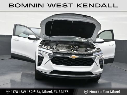 Used 2025 Chevrolet Trax LT image 33