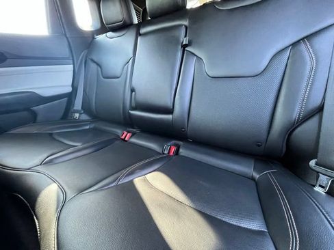 Used 2023 Jeep Compass Limited w/ Sun and Sound Group AWD/4WD image 26