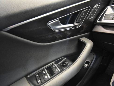 Used 2021 Audi Q8 Premium w/ Convenience Package image 29