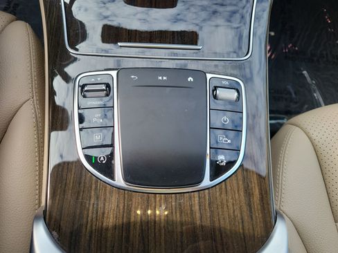 Certified 2022 Mercedes-Benz GLC 300 image 18