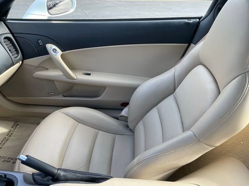Used 2007 Chevrolet Corvette Coupe w/ Preferred Equipment Group RWD image 17