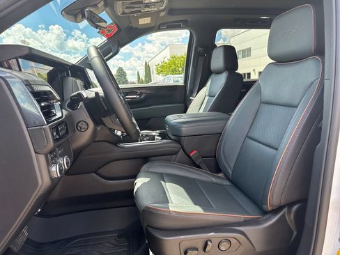 Certified 2025 GMC Yukon XL AT4 w/ AT4 Premium Package AWD/4WD image 13