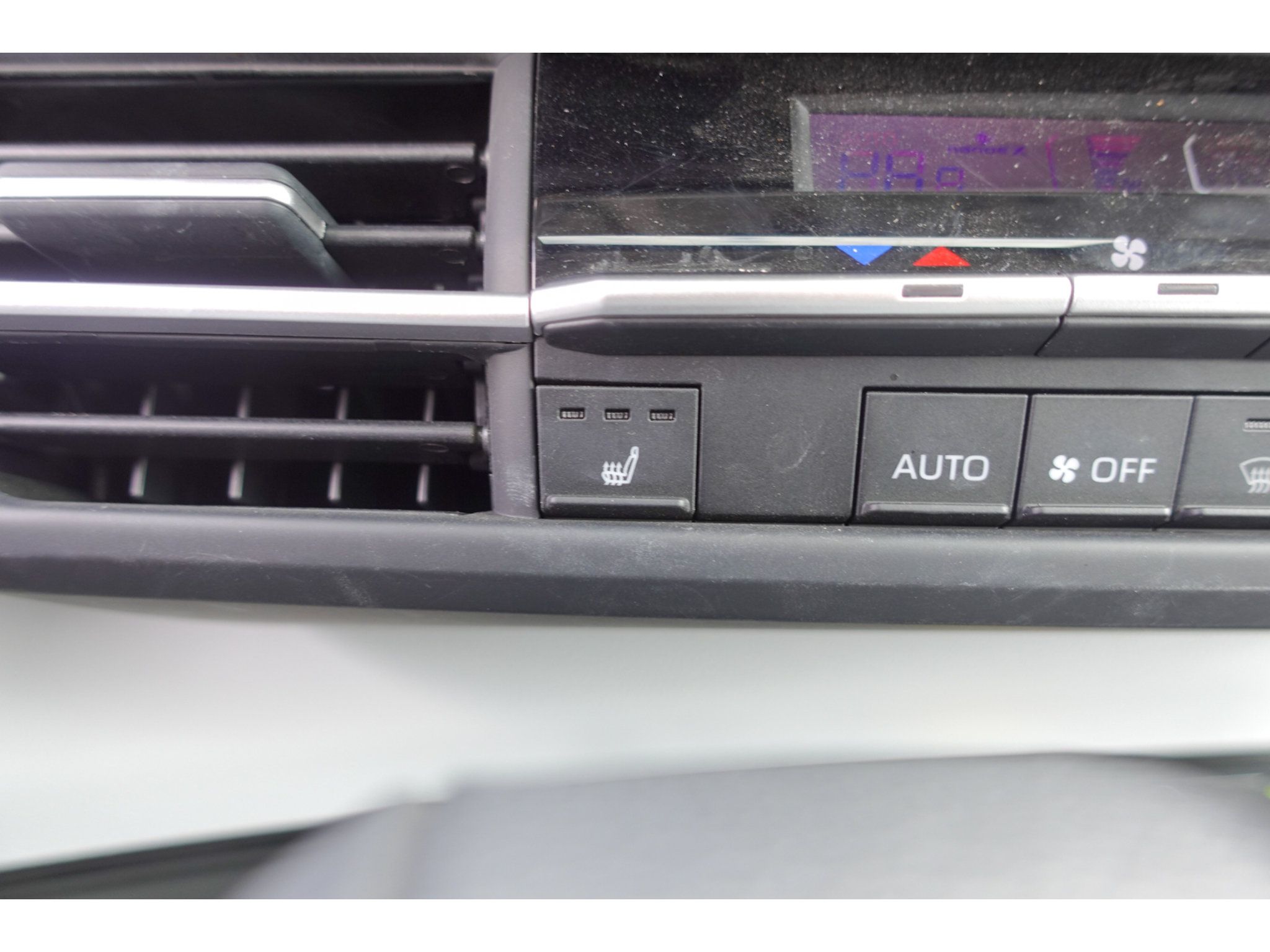 Certified 2025 Toyota Sienna XLE FWD image 21