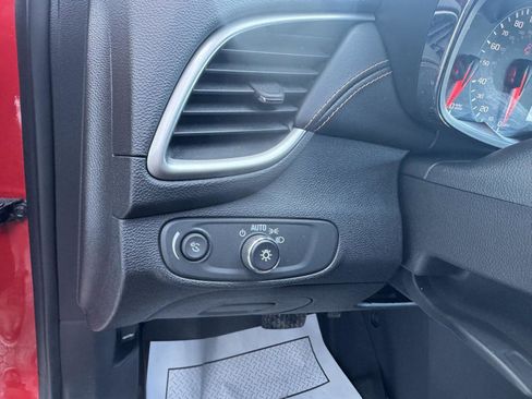 Used 2017 Chevrolet Trax LT w/ LT Convenience Package image 12