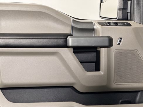 Used 2018 Ford F150 XLT w/ Equipment Group 302A Luxury image 12