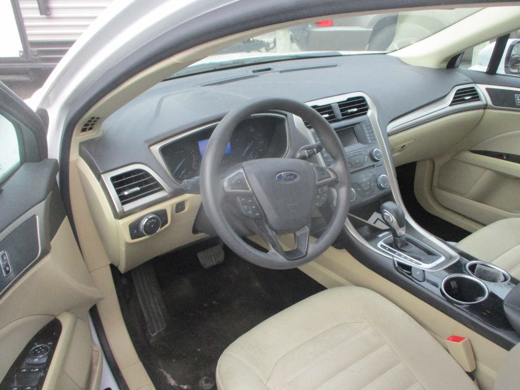 Used 2013 Ford Fusion SE FWD image 9