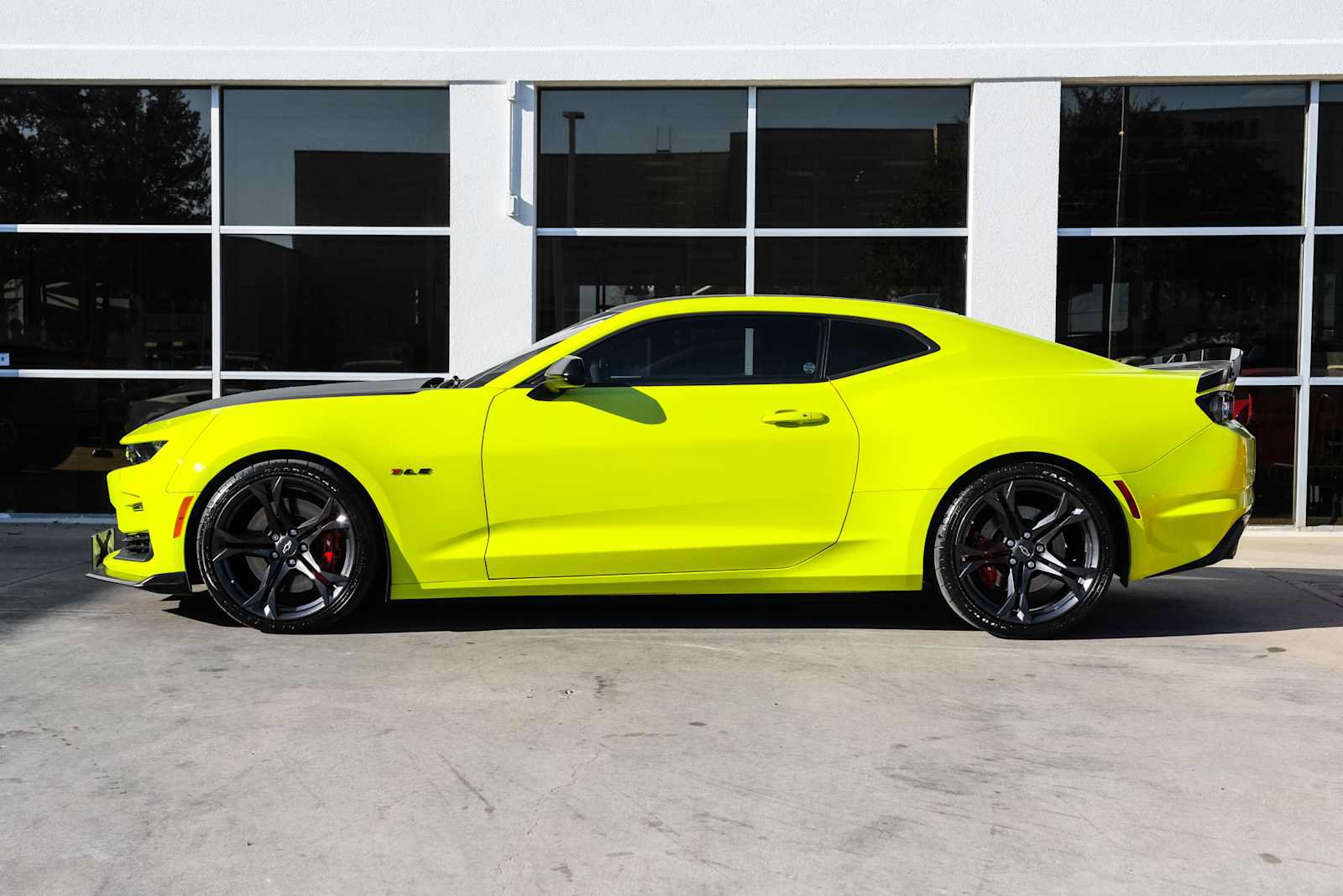 Used 2020 Chevrolet Camaro RWD image 20