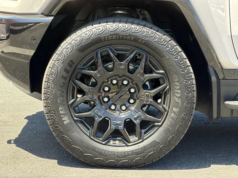 New 2026 GMC Hummer EV 4x4 Crew Cab image 23
