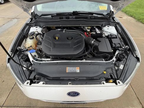 Used 2014 Ford Fusion SE w/ Equipment Group 202A FWD image 25