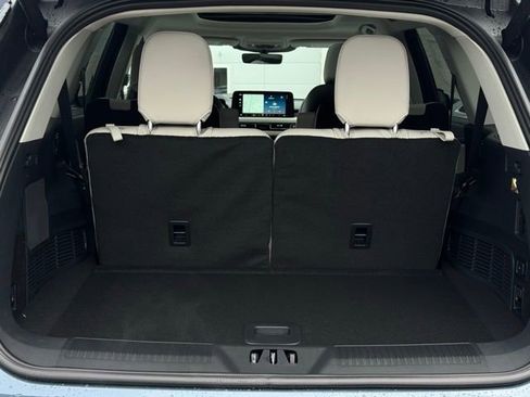 New 2026 Lincoln Aviator AWD image 10