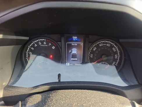 Used 2022 Toyota Tacoma SR image 9