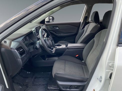 Used 2021 Nissan Rogue SV FWD image 9