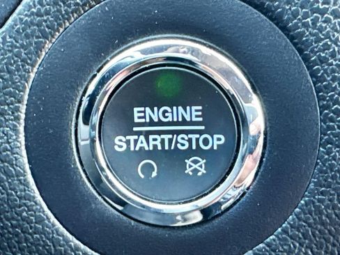 Used 2019 Ford Explorer XLT w/ Equipment Group 202A FWD image 19