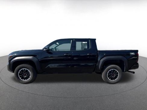 Used 2025 Toyota Tacoma TRD Off-Road AWD/4WD image 9