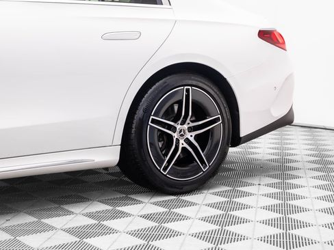 Used 2024 Mercedes-Benz E 350 4MATIC Sedan image 34