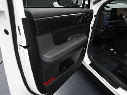 Used 2025 Hyundai Santa Fe Calligraphy FWD image 15