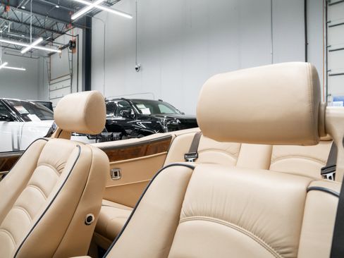 Used 1999 Bentley Azure Mulliner RWD image 24