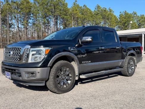 Used 2017 Nissan Titan Platinum Reserve image 15