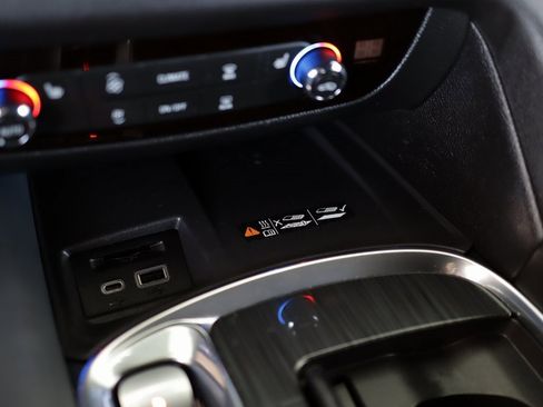 Used 2023 Buick Enclave Essence w/ Sport Touring Edition image 16