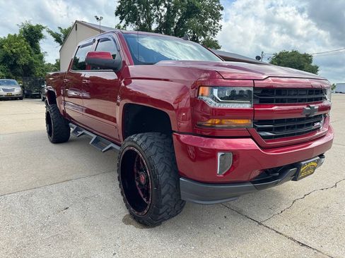 Used 2018 Chevrolet Silverado 1500 LT w/ All Star Edition AWD/4WD image 3