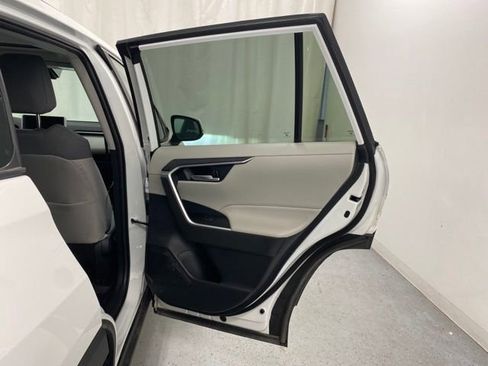 Used 2025 Toyota RAV4 XLE w/ Convenience Package image 35
