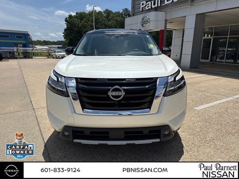 Used 2022 Nissan Pathfinder SL AWD/4WD image 14