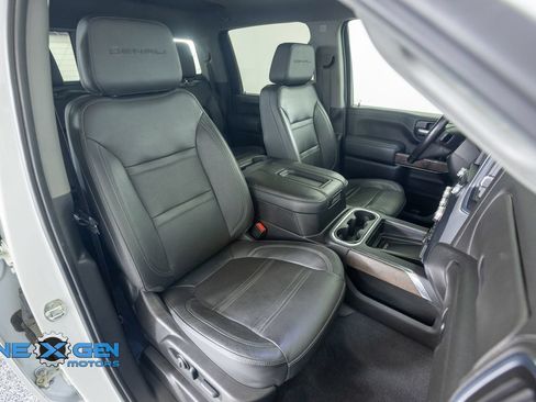 Used 2022 GMC Sierra 3500 Denali w/ Technology Package AWD/4WD image 46