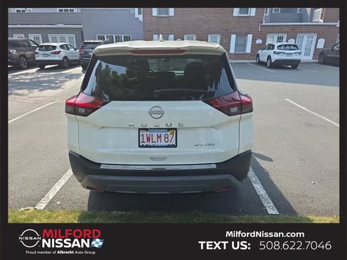 Certified 2023 Nissan Rogue SV AWD/4WD image 4
