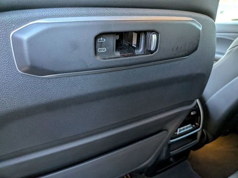 Used 2024 BMW X6 xDrive40i image 29