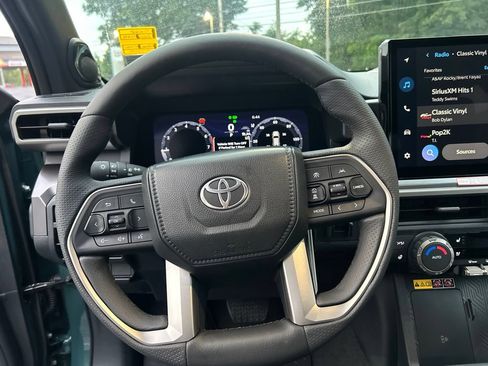 New 2026 Toyota 4Runner TRD Off-Road Premium w/ Tow Technology Package AWD/4WD image 14