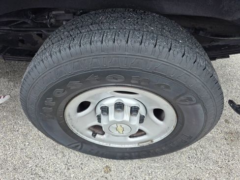 Used 2020 Chevrolet Express 2500 w/ Driver Convenience Package RWD image 18