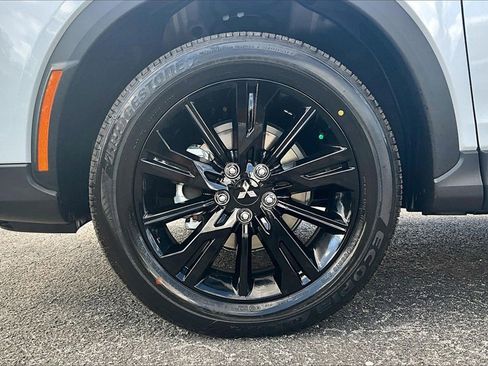 New 2026 Mitsubishi Eclipse Cross LE image 12