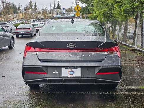 New 2026 Hyundai Elantra SE image 5