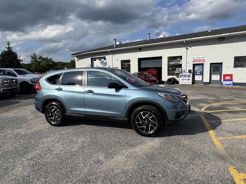 Used 2016 Honda CR-V SE image 7