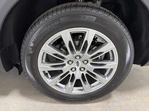 New 2026 Ford Explorer Active w/ Active Comfort Package image 8