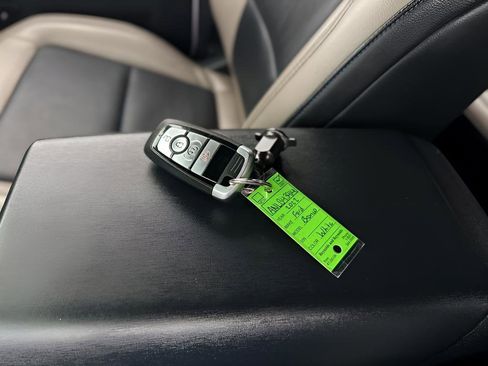 Used 2022 Ford Bronco Wildtrak image 32