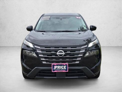 Used 2026 Nissan Rogue SV FWD image 2