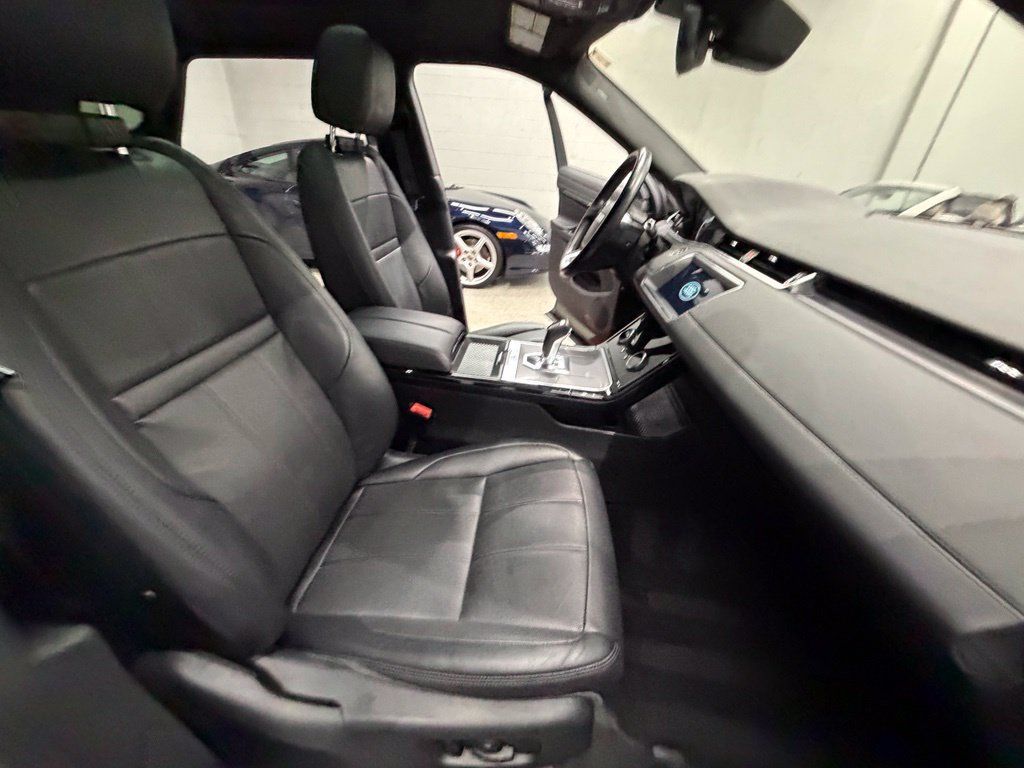 Used 2020 Land Rover Range Rover Evoque S AWD/4WD image 30