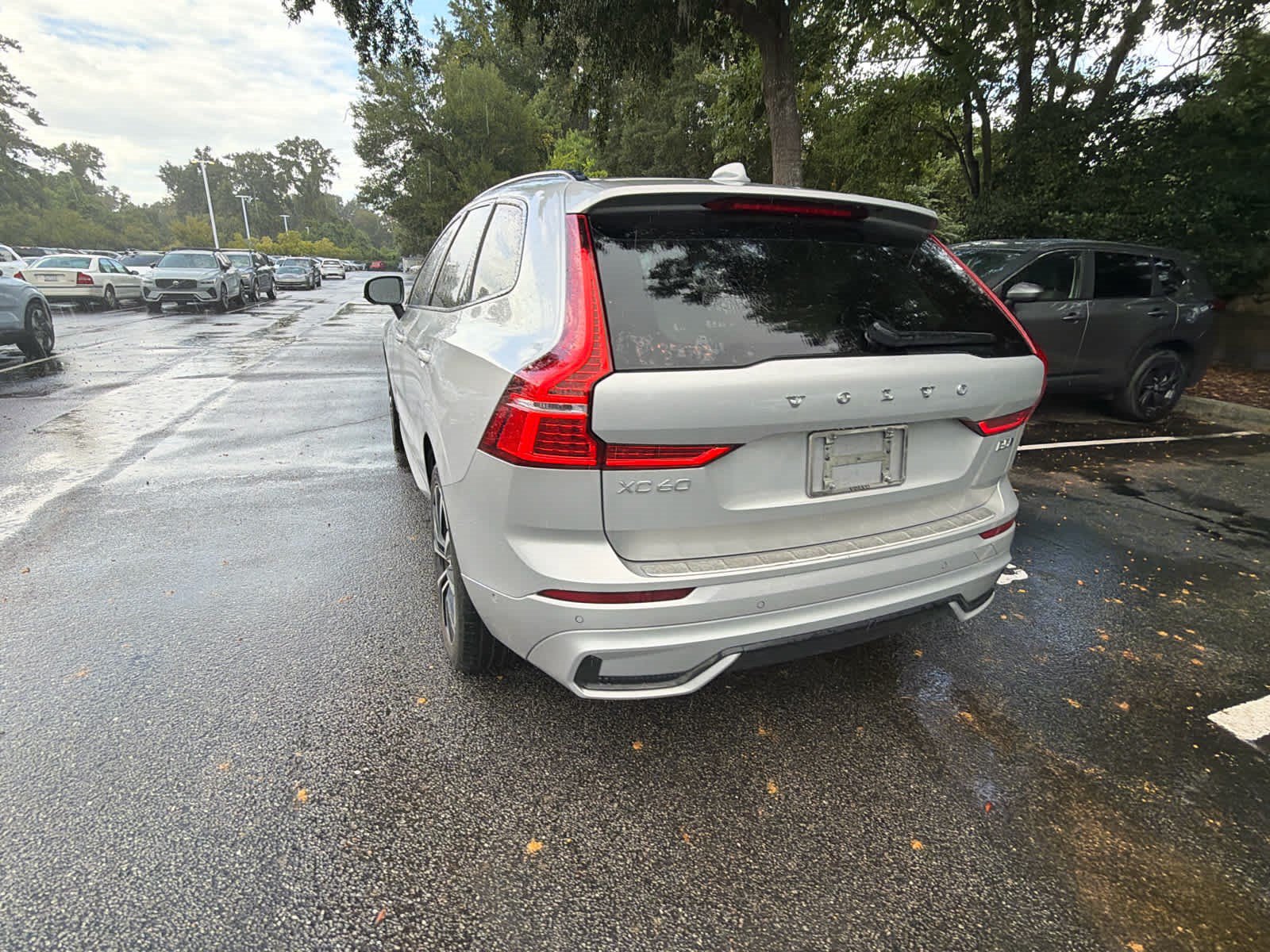 Used 2024 Volvo XC60 B5 Plus w/ Protection Package Premier AWD/4WD image 14