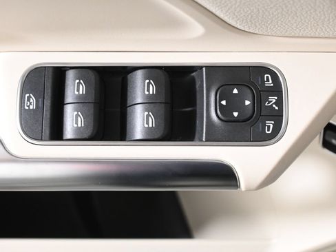 Certified 2023 Mercedes-Benz GLA 250 4MATIC image 27