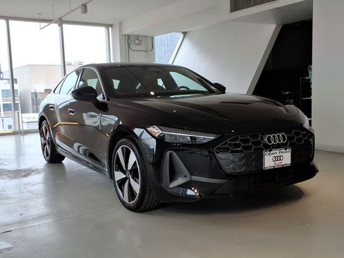 Used 2025 Audi A5 2.0T Premium Plus w/ Premium Plus AWD/4WD image 3