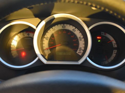 Used 2011 Toyota Tacoma 4x4 Double Cab image 10