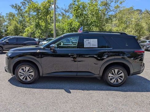 Used 2025 Nissan Pathfinder SV FWD image 6